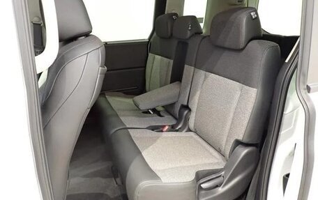 Honda Freed, 2024 год, 1 870 084 рублей, 16 фотография