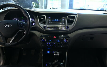 Hyundai Tucson III, 2018 год, 1 995 000 рублей, 7 фотография