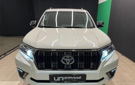 Toyota Land Cruiser Prado 150 рестайлинг 2, 2020 год, 6 500 000 рублей, 2 фотография