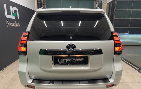 Toyota Land Cruiser Prado 150 рестайлинг 2, 2020 год, 6 500 000 рублей, 5 фотография