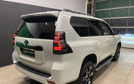 Toyota Land Cruiser Prado 150 рестайлинг 2, 2020 год, 6 500 000 рублей, 6 фотография