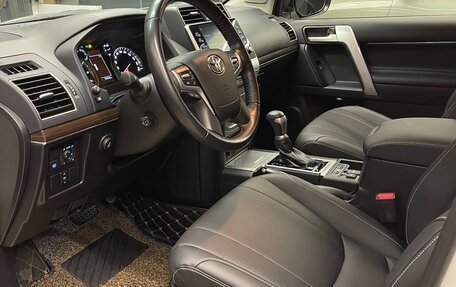 Toyota Land Cruiser Prado 150 рестайлинг 2, 2020 год, 6 500 000 рублей, 7 фотография