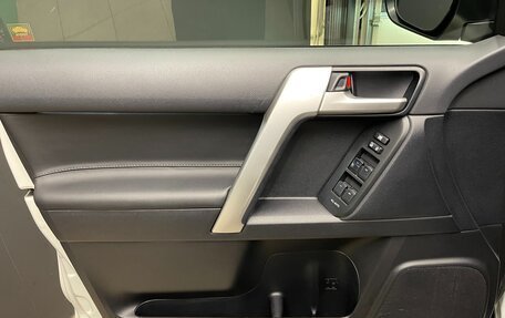 Toyota Land Cruiser Prado 150 рестайлинг 2, 2020 год, 6 500 000 рублей, 8 фотография