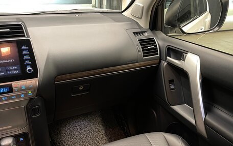 Toyota Land Cruiser Prado 150 рестайлинг 2, 2020 год, 6 500 000 рублей, 15 фотография