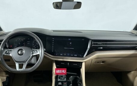Volkswagen Touareg III, 2019 год, 6 089 000 рублей, 15 фотография