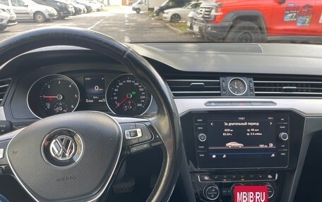 Volkswagen Passat B8 рестайлинг, 2017 год, 1 950 000 рублей, 10 фотография