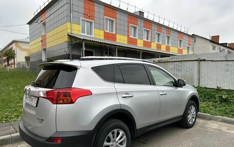 Toyota RAV4, 2013 год, 2 400 000 рублей, 3 фотография