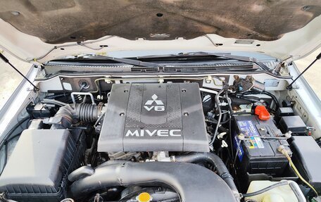 Mitsubishi Pajero IV, 2008 год, 1 920 000 рублей, 13 фотография