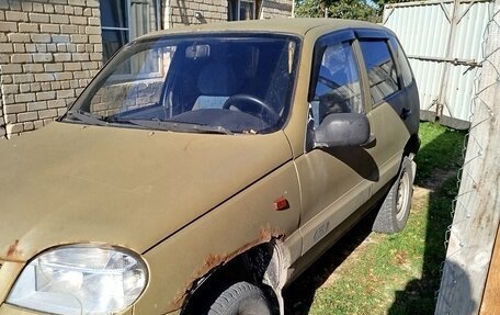 Chevrolet Niva I рестайлинг, 2005 год, 150 000 рублей, 2 фотография
