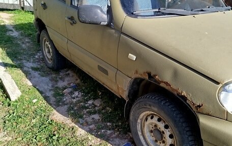Chevrolet Niva I рестайлинг, 2005 год, 150 000 рублей, 3 фотография