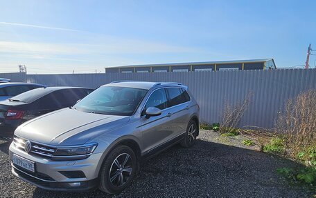 Volkswagen Tiguan II, 2017 год, 2 450 000 рублей, 2 фотография