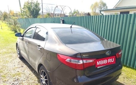 KIA Rio III рестайлинг, 2014 год, 800 000 рублей, 2 фотография