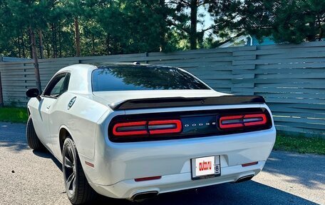 Dodge Challenger III рестайлинг 2, 2018 год, 3 650 000 рублей, 5 фотография