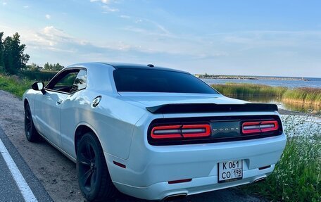 Dodge Challenger III рестайлинг 2, 2018 год, 3 650 000 рублей, 6 фотография