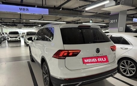 Volkswagen Tiguan II, 2021 год, 2 790 017 рублей, 3 фотография