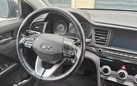 Hyundai Elantra VI рестайлинг, 2019 год, 1 200 000 рублей, 4 фотография