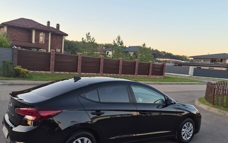 Hyundai Elantra VI рестайлинг, 2019 год, 1 200 000 рублей, 6 фотография