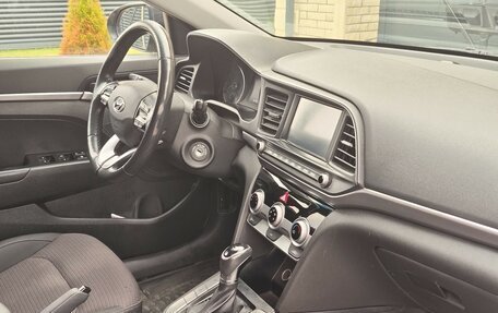 Hyundai Elantra VI рестайлинг, 2019 год, 1 200 000 рублей, 3 фотография