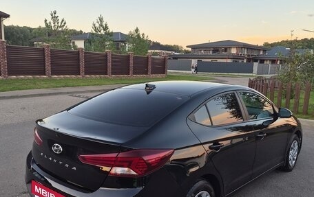 Hyundai Elantra VI рестайлинг, 2019 год, 1 200 000 рублей, 10 фотография