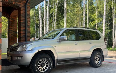 Toyota Land Cruiser Prado 120 рестайлинг, 2005 год, 1 670 000 рублей, 3 фотография