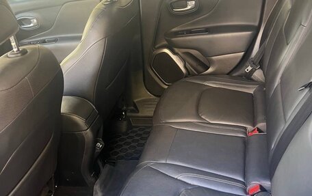 Jeep Renegade I рестайлинг, 2018 год, 1 850 000 рублей, 4 фотография