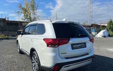 Mitsubishi Outlander III рестайлинг 3, 2020 год, 2 348 000 рублей, 3 фотография
