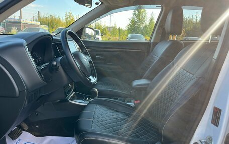 Mitsubishi Outlander III рестайлинг 3, 2020 год, 2 348 000 рублей, 9 фотография
