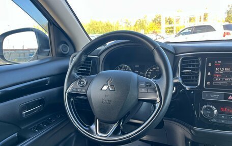 Mitsubishi Outlander III рестайлинг 3, 2020 год, 2 348 000 рублей, 11 фотография