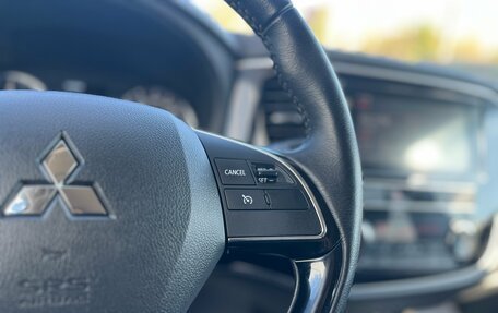 Mitsubishi Outlander III рестайлинг 3, 2020 год, 2 348 000 рублей, 13 фотография