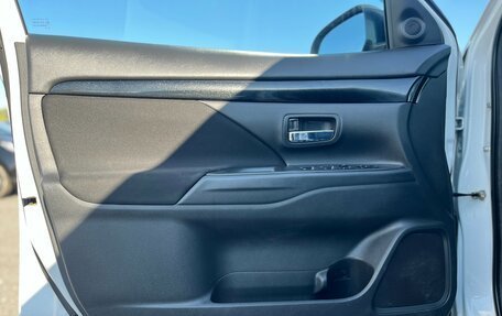Mitsubishi Outlander III рестайлинг 3, 2020 год, 2 348 000 рублей, 19 фотография