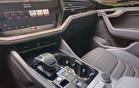 Volkswagen Touareg III, 2022 год, 5 600 000 рублей, 12 фотография