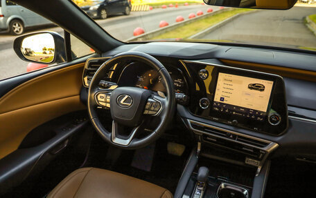 Lexus RX IV рестайлинг, 2025 год, 7 199 000 рублей, 13 фотография