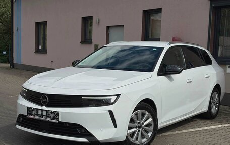 Opel Astra, 2023 год, 2 400 000 рублей, 5 фотография