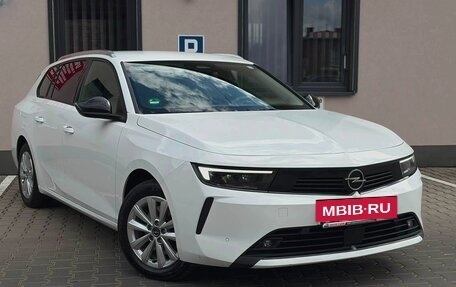 Opel Astra, 2023 год, 2 400 000 рублей, 2 фотография
