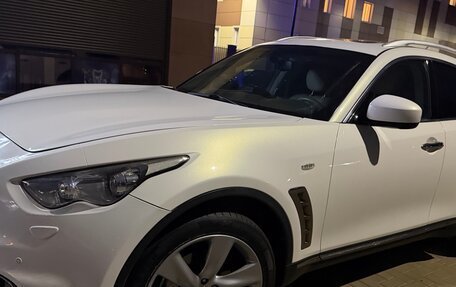 Infiniti FX II, 2012 год, 2 000 000 рублей, 1 фотография