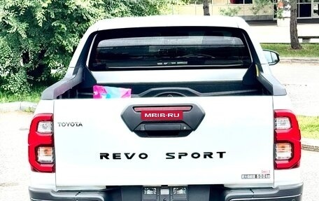 Toyota Hilux VIII, 2024 год, 5 900 000 рублей, 6 фотография