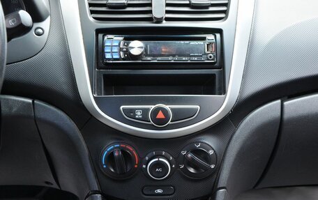 Hyundai Solaris II рестайлинг, 2011 год, 550 000 рублей, 13 фотография