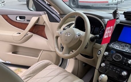 Infiniti FX II, 2012 год, 2 000 000 рублей, 6 фотография