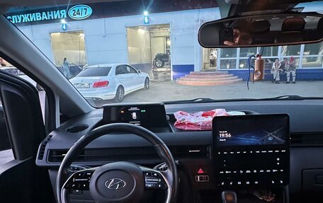 Hyundai Staria, 2022 год, 2 200 000 рублей, 6 фотография