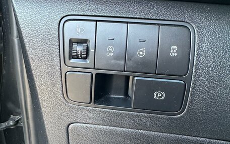 Hyundai Staria, 2022 год, 2 200 000 рублей, 10 фотография
