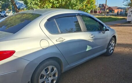 Peugeot 408 I рестайлинг, 2014 год, 620 000 рублей, 3 фотография