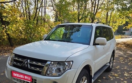 Mitsubishi Pajero IV, 2012 год, 1 778 000 рублей, 2 фотография