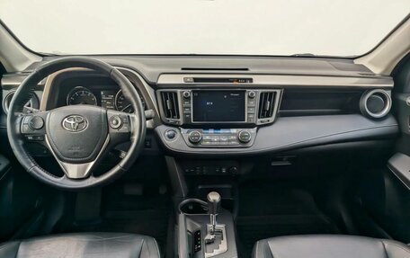 Toyota RAV4, 2018 год, 2 500 000 рублей, 9 фотография
