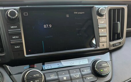 Toyota RAV4, 2018 год, 2 500 000 рублей, 15 фотография