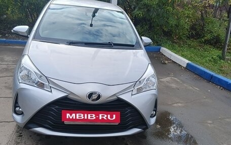 Toyota Vitz, 2017 год, 860 000 рублей, 2 фотография