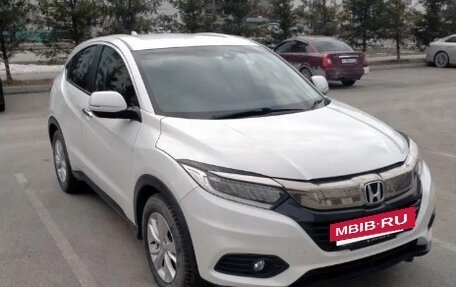 Honda Vezel, 2019 год, 1 740 000 рублей, 3 фотография