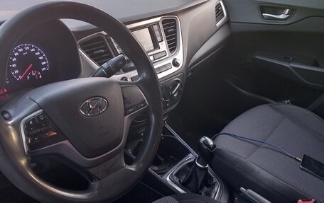 Hyundai Solaris II рестайлинг, 2017 год, 780 000 рублей, 16 фотография