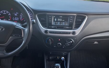 Hyundai Solaris II рестайлинг, 2017 год, 780 000 рублей, 15 фотография