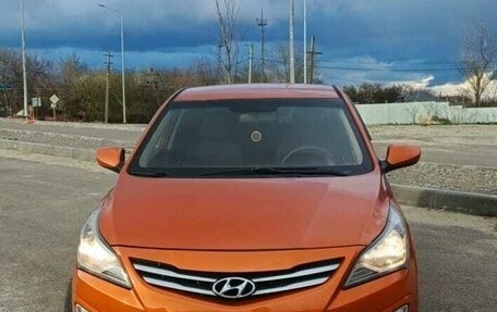 Hyundai Solaris II рестайлинг, 2014 год, 860 000 рублей, 2 фотография