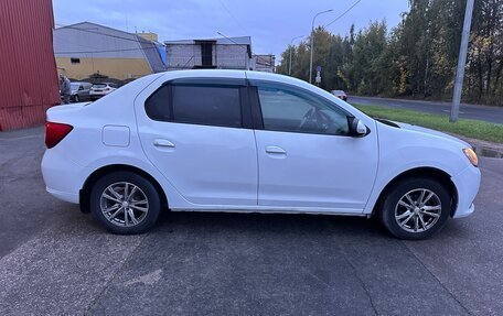Renault Logan II, 2017 год, 560 000 рублей, 3 фотография